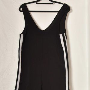 BOOHOO Black Jumper with white strip bootleg BOHO